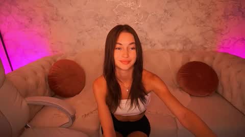 cherryylulu online show from September 15, 8:00 am