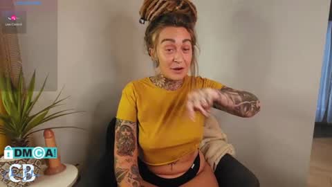 Chevi Blue online show from February 20, 3:41 pm