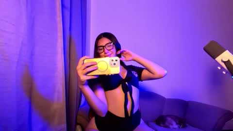 chinicr18 online show from March 20, 11:42 pm