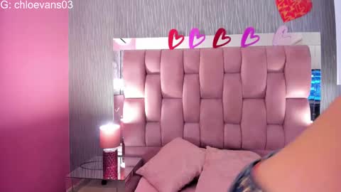 Snapshot of chloe__evans_ chatting on October 6, 11:38 am Chloe online show from October 6, 11:38 am