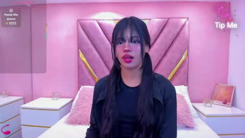 Chloe online show from April 17, 11:45 am