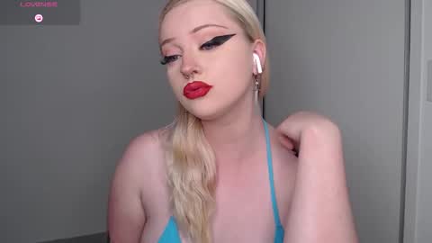 Chloe Levine online show from January 13, 11:42 pm