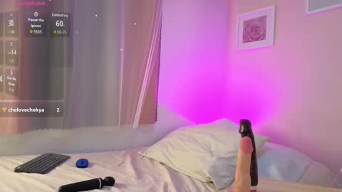 Snapshot of chloe_madisson chatting on September 18, 2:26 pm chloe online show from September 18, 2:26 pm