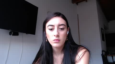 Chloe  online show from May 14, 7:30 pm