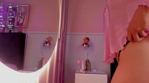   online show from November 15, 7:15 pm