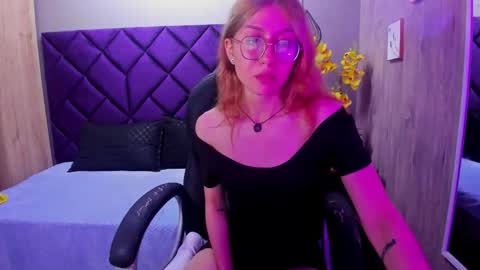 chloecampbell03 online show from October 4, 1:39 pm