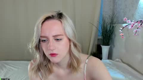 Chloe Deccker online show from June 10, 1:05 am