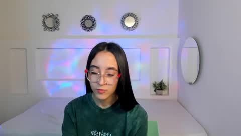 chloehil2 online show from March 10, 7:50 pm