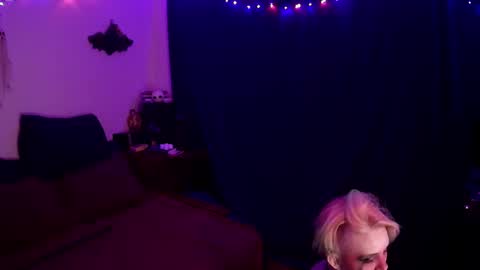 Chloekissxo online show from November 8, 3:44 am