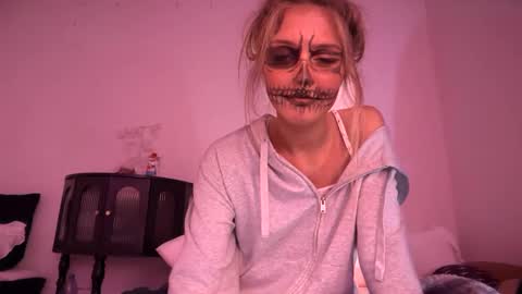 chloeros3e online show from October 4, 10:47 pm