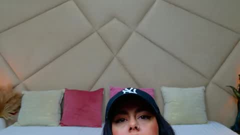 Snapshot of chloevee chatting on October 9, 5:11 am Chloe Vee online show from October 9, 5:11 am