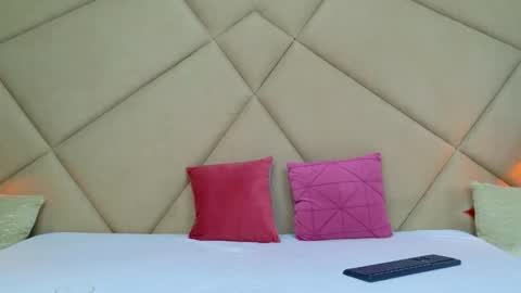 Chloe Vee online show from February 20, 6:26 am