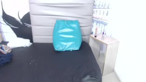 chloewild707rs online show from September 12, 11:56 pm