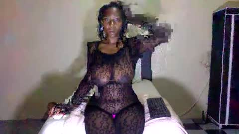 Snapshot of chocolate808 chatting on October 20, 1:52 am Exotic Chocolate online show from October 20, 1:52 am