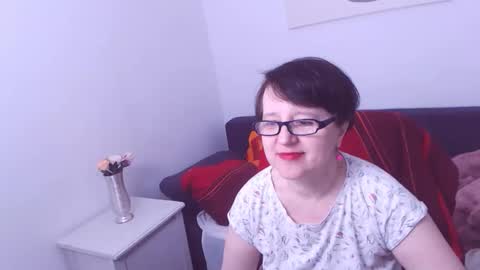 Snapshot of christarose chatting on December 8, 12:51 am Christa online show from December 8, 12:51 am