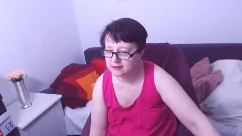 Snapshot of christarose chatting on October 15, 12:46 am Christa online show from October 15, 12:46 am