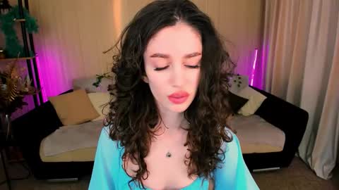 Snapshot of christinaconteeree chatting on September 10, 1:22 pm christinaconteeree online show from September 10, 1:22 pm