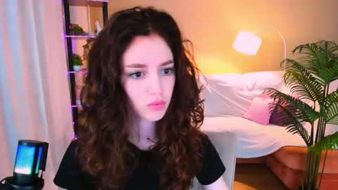 Snapshot of christinaconteeree chatting on October 3, 4:23 pm christinaconteeree online show from October 3, 4:23 pm