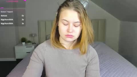 Snapshot of christine_wallker chatting on October 15, 2:14 am christine_wallker online show from October 15, 2:14 am