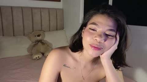 Mia online show from March 13, 6:04 am