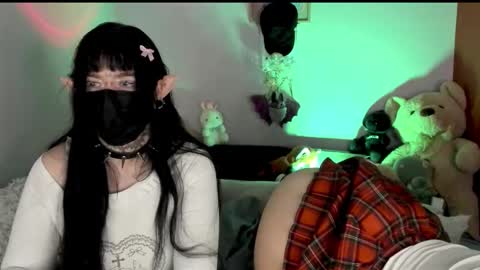 Snapshot of cigaretteduringsex chatting on September 22, 2:26 pm Helen and Teya online show from September 22, 2:26 pm