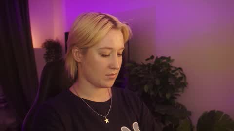 Cin Bellamy online show from October 7, 6:51 am