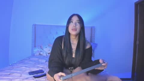 cinnamonlvr online show from May 8, 1:09 am