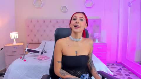 CintiaCollins  online show from November 4, 9:31 pm