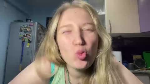 citrusblissss online show from September 18, 12:37 pm