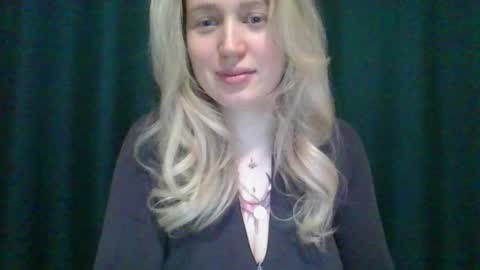 citrusblissss online show from March 8, 1:01 pm