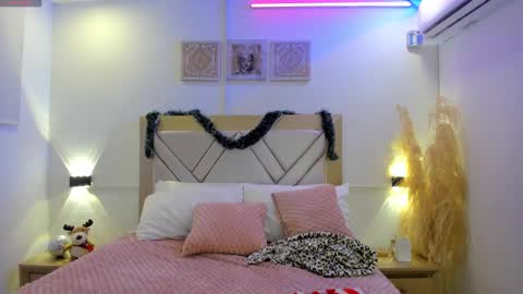 Claire 3 online show from December 25, 1:10 am