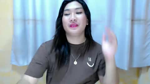 Snapshot of clairewntr_ chatting on January 18, 5:20 am CLAIRE online show from January 18, 5:20 am