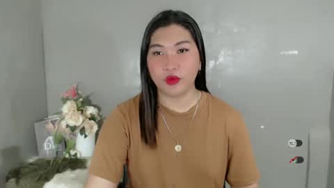 Snapshot of clairewntr_ chatting on February 1, 6:00 am CLAIRE online show from February 1, 6:00 am