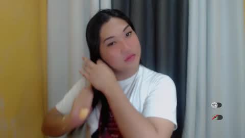 Snapshot of clairewntr_ chatting on January 19, 2:17 pm CLAIRE online show from January 19, 2:17 pm