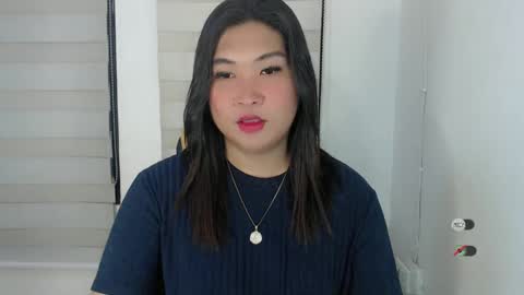 Snapshot of clairewntr_ chatting on February 16, 8:55 pm CLAIRE online show from February 16, 8:55 pm