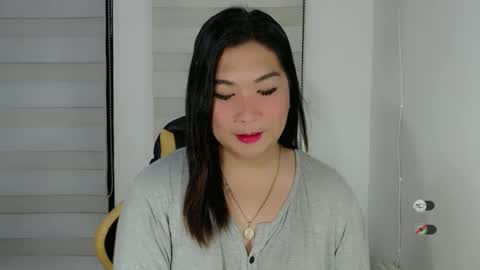 Snapshot of clairewntr_ chatting on February 24, 10:24 am CLAIRE online show from February 24, 10:24 am