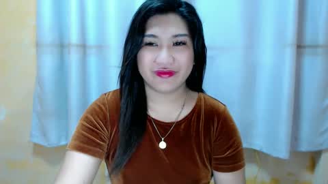 Snapshot of clairewntr_ chatting on January 14, 4:25 am CLAIRE online show from January 14, 4:25 am