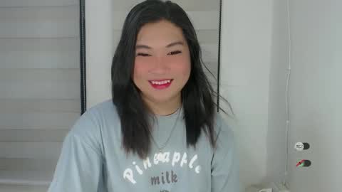 Snapshot of clairewntr_ chatting on February 15, 4:03 am CLAIRE online show from February 15, 4:03 am
