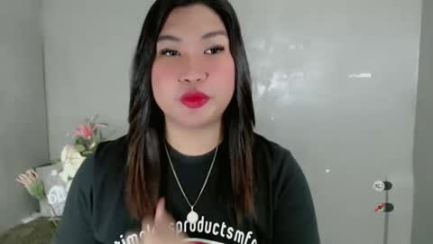 Snapshot of clairewntr_ chatting on February 14, 8:31 am CLAIRE online show from February 14, 8:31 am