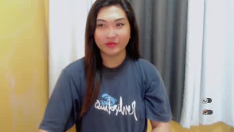 Snapshot of clairewntr_ chatting on January 18, 4:10 pm CLAIRE online show from January 18, 4:10 pm