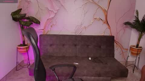 clara_big online show from December 19, 9:40 pm