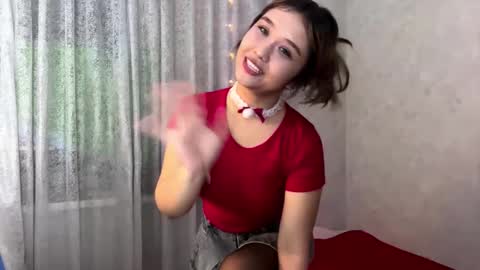 Lara online show from November 25, 6:42 pm