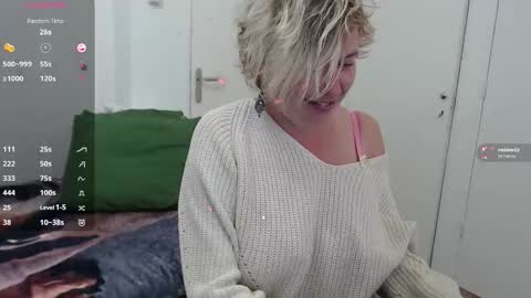 Snapshot of clittytastic chatting on September 21, 1:10 pm Syl online show from September 21, 1:10 pm