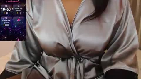 Snapshot of cloe_doll chatting on October 3, 4:17 am CLOE online show from October 3, 4:17 am