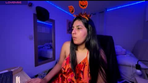 cloe small online show from October 19, 1:07 am