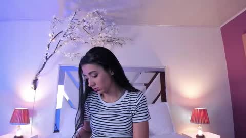 CLOE  online show from November 2, 4:05 am