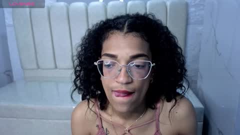 cloee online show from October 12, 8:06 am