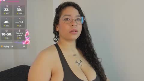 Snapshot of cloebunny_ chatting on October 15, 11:57 am Cloe Bunny online show from October 15, 11:57 am