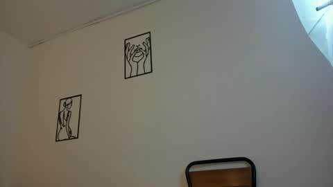 Snapshot of cloehonney chatting on December 17, 12:56 am cloe online show from December 17, 12:56 am