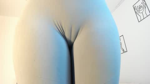 Snapshot of cloehonney chatting on December 30, 2:40 pm cloe online show from December 30, 2:40 pm